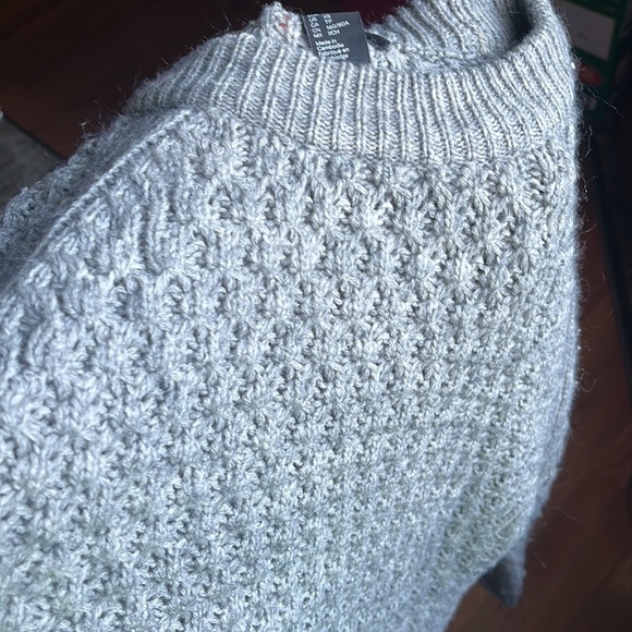 Gray H&M Sweater - Picture 4 of 4